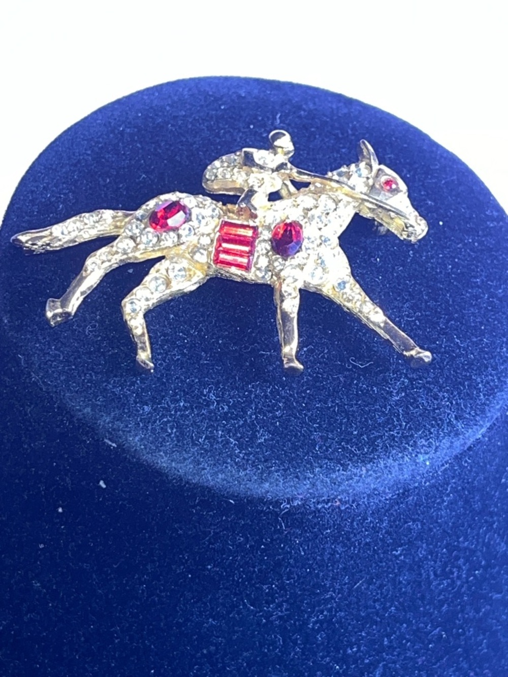 Gold-tone Horse & Jockey with Red Crystals & Rhinestones Brooch - Picture 3 of 13